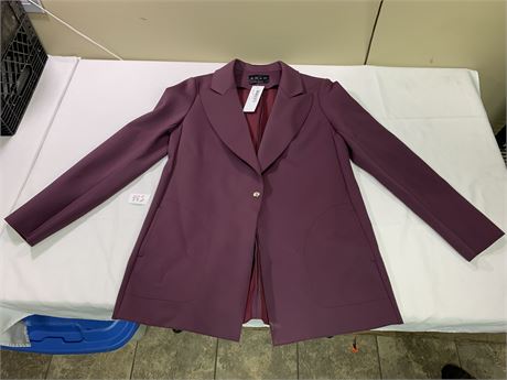 Lot 493 - Shan Classic Long Blazer, Size 10