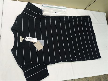 Lot 433 - Kick Back Dress, Size M