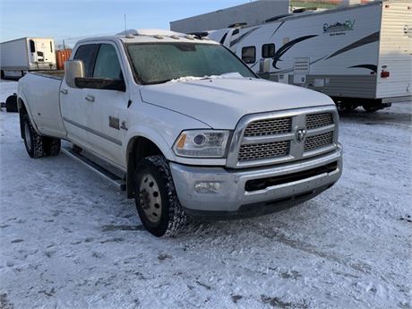 Lot 8266 - 2018 Dodge Ram 3500 Dually Laramie