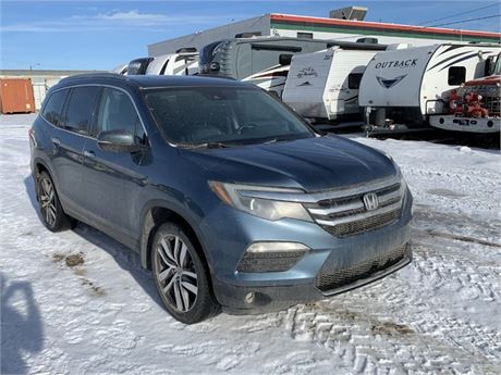 Lot 8279 - 2016 Honda Pilot Touring