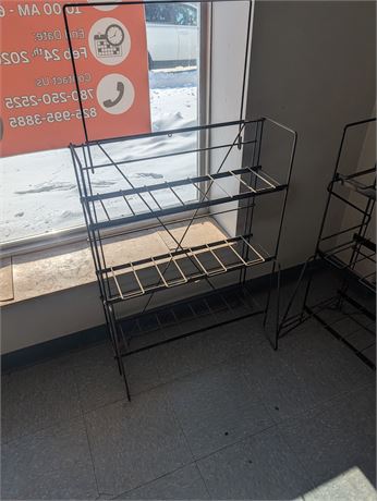 Lot 532 -  battery displays