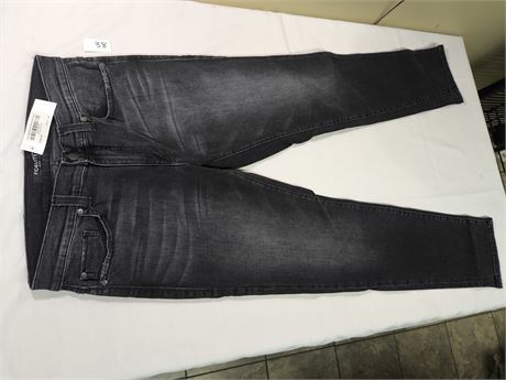 Lot 38 - Fidelity Mens Denim