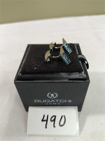 Lot 490 - Cufflink