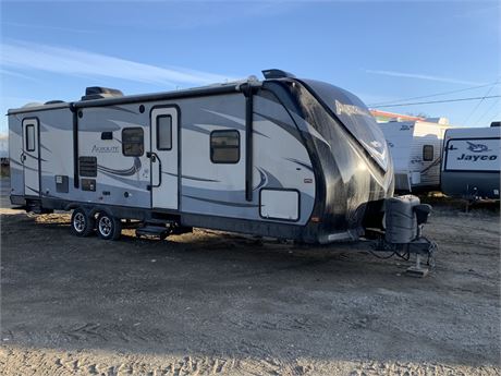 Lot 8202 - 2015 Keystone Aerolite 282DBHS