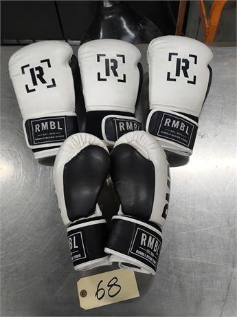 Lot 68 - Boxing Gloves