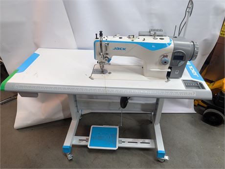 Lot 40A - Jack H5 Sewing Machine and Table