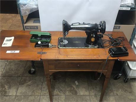 Lot 103 - Singer Sewing Machine