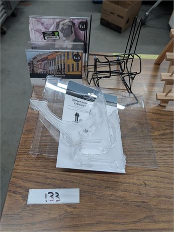 Lot 133 - Various Decor