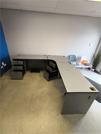 Lot 14 - Office Desk