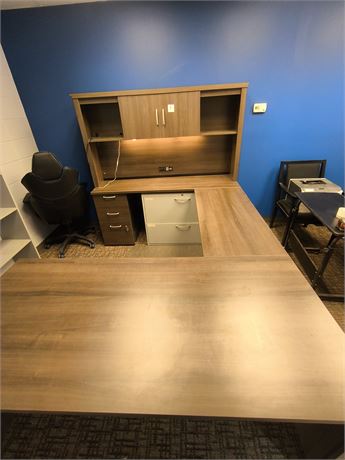 Lot 1 - Office Desk