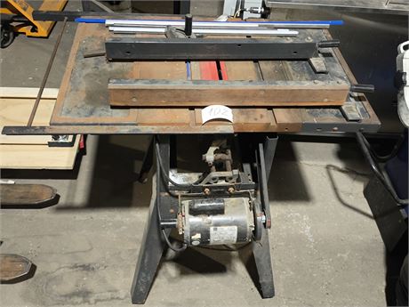 Lot 102 - 10" Table Saw