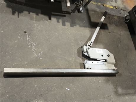 Lot 99 - 12" Metal Hand Shear