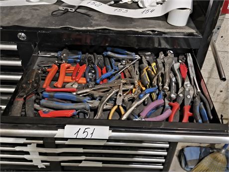 Lot 151 - Vise Grips, Pliers and drawers Contents