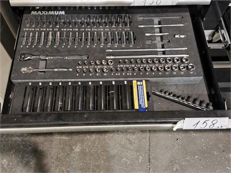 Lot 158 - Maximum Socket set and Drivers