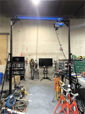 Lot 302 - 1 Ton Gantry Crane