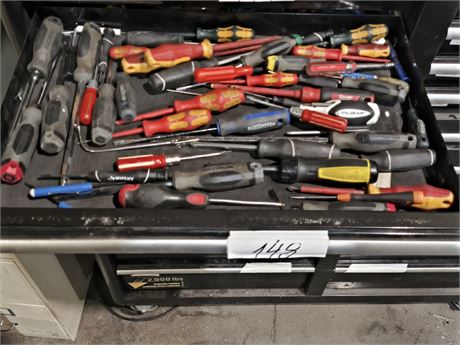 Lot 148 - Screw Drivers