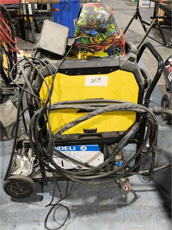 Lot 209 - Portable Welding Cart