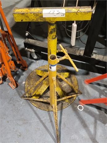 Lot 173 - Welding Stand