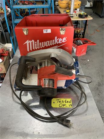 Lot 78 - Milwaukee Circular Saw with Case