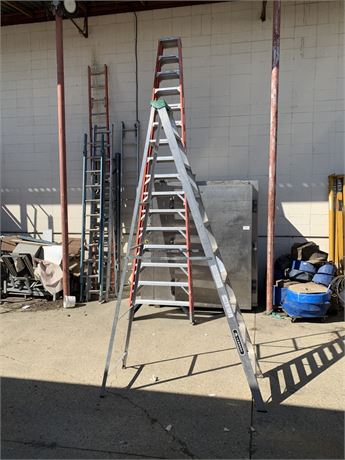 Lot 161 - 10-foot Aluminum Ladder