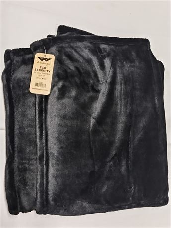 Lot R11 - Whiteridge Eco Serenity Plush Throw