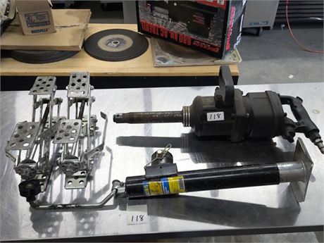 Lot 118 - Pneumatic Impact Wrench and RV Parts