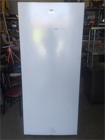 Lot 5 - Hisense Freezer