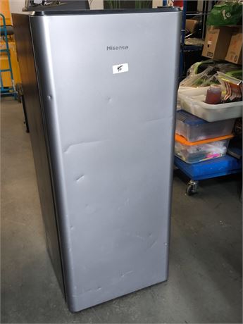 Lot 45 - Hisense compact refrigerator