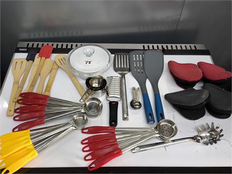 Lot 78 - collection of mixed kitchenware