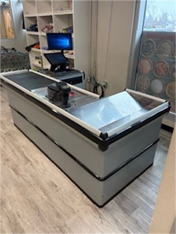 Lot 64 - Conveyor Check Out Counter