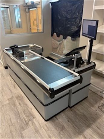 Lot 64 - Conveyor Check Out Counter