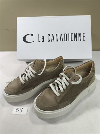Lot 54 - Women's Sneakers La Canadienne Violeta
