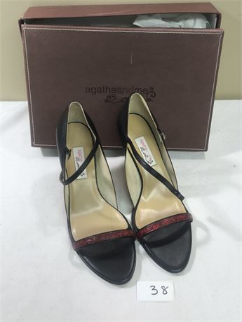 Lot 38 - Women's Heeled Sandals Agatha and Me Illoura