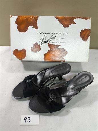 Lot 43 - Women's Wedge Sandals Donald J Pliner Brinda-MM09