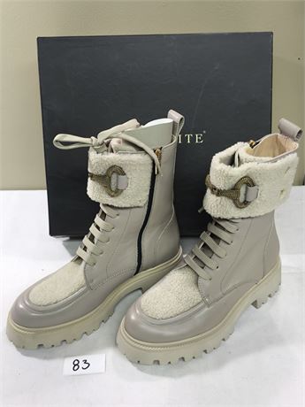 Lot 83 - Women's Ankle Boot Ron White Frieda