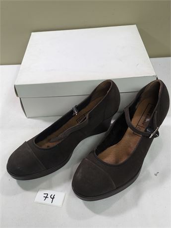 Lot 74 - Women's Suede Wedge Heirsandgrace Tracey
