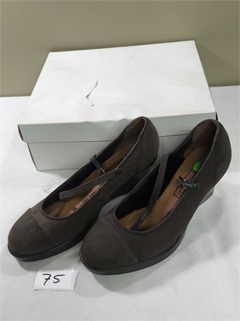 Lot 75 - Women's Suede Wedge Heirsandgrace Tracey