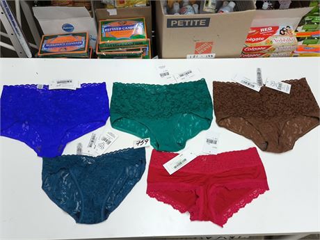 Lot 759 - Hanky Panky Underwear