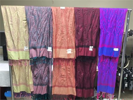 Lot 550 - BZT Reversible Pashmina Scarves