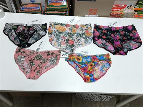 Lot 751 - Hanky Panky Underwear