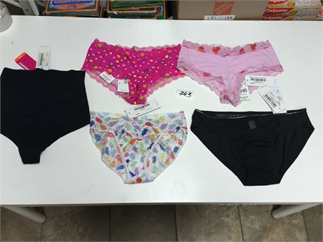 Lot 743 - Hanky Panky and Commando Underwear