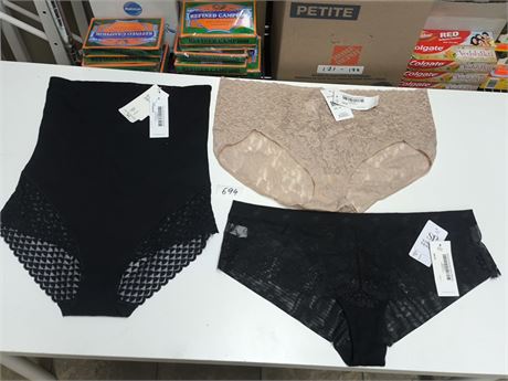 Lot 694 - Simone Perele Underwear