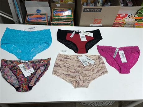 Lot 700 - Hanky Panky Underwear