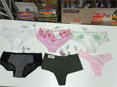 Lot 762 - Hanky Panky Underwear