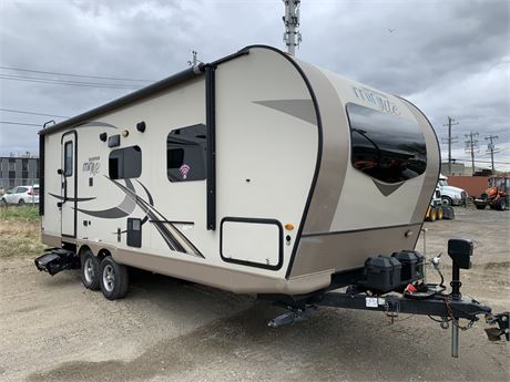 Lot 8353 - 2018 Forest River Rockwood Mini Lite 2511S