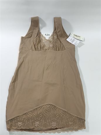Lot 426 - Simone Perele Top Model Dress Shaper