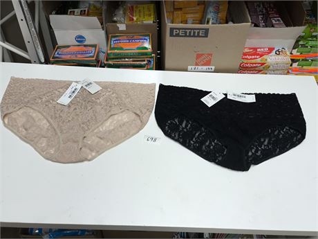 Lot 698 - Hanky Panky Retro V-kini Plus Size
