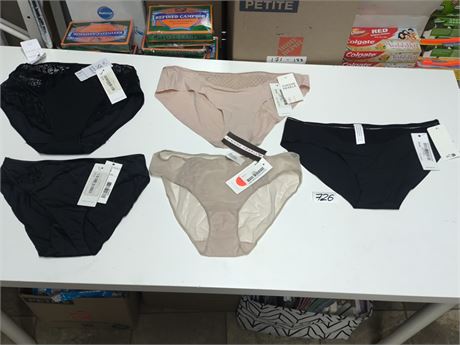 Lot 726 - Simone Perele Underwear