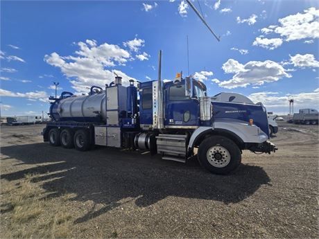 Lot 8335 - 2015 Western Star 4900 SA Tridem