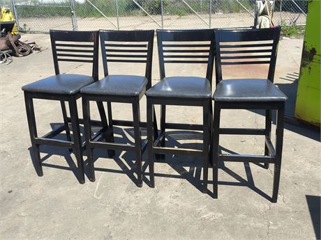 Lot 1-102 - Bar Height Chair